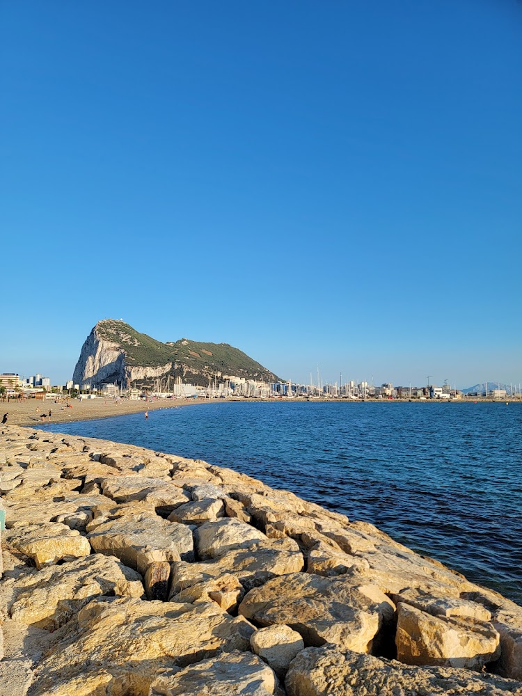 Playa poniente la linea