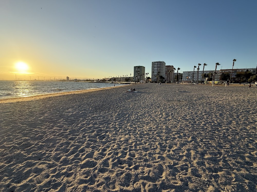 Playa poniente la linea