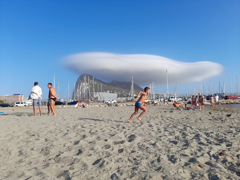 Playa poniente la linea