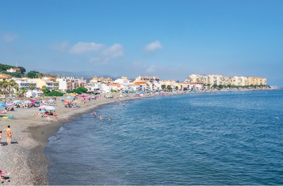 Playa de la Caleta de Vélez