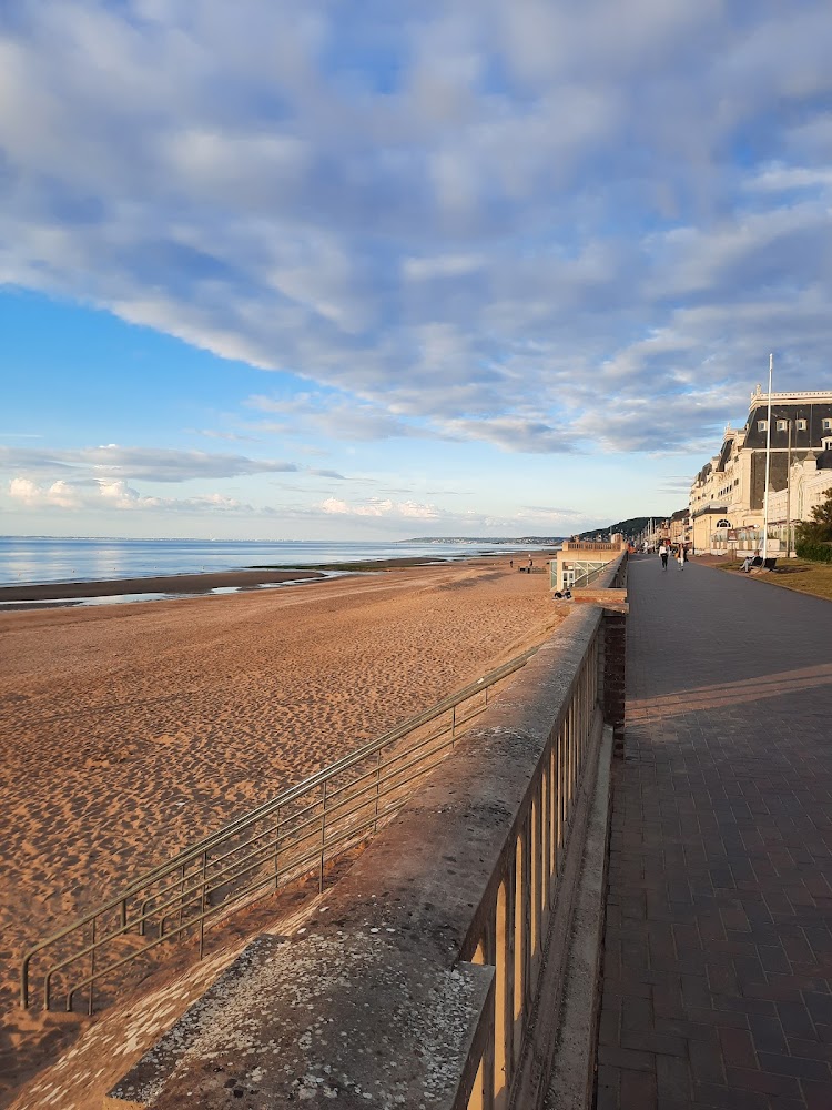 Front de mer de Cabourg