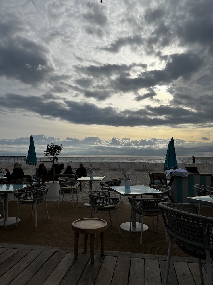 Hyde Beach Cannes