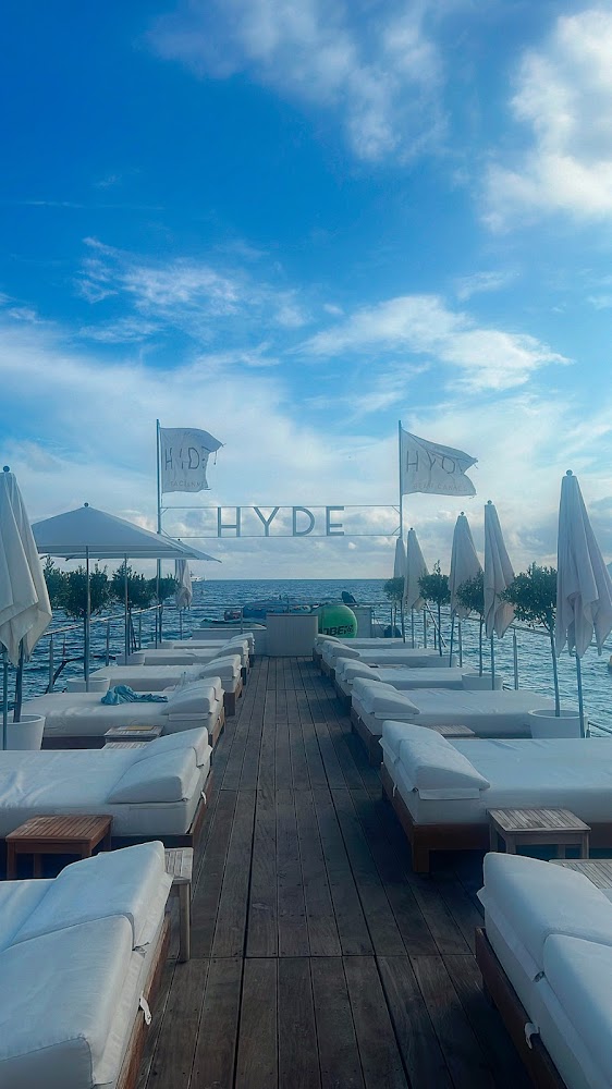 Hyde Beach Cannes