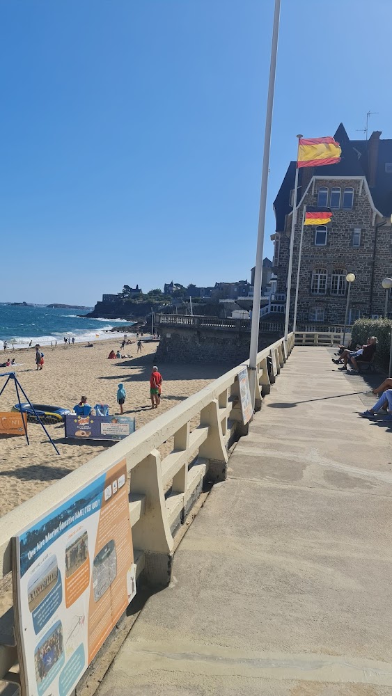 Plage Saint-Enogat
