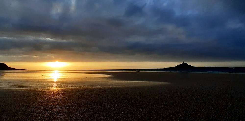 Grève du Minieu (plage de Sables-d'Or-les-Pins)