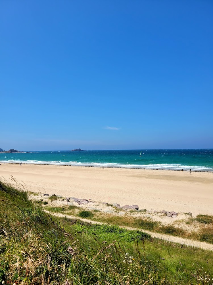Grève du Minieu (plage de Sables-d'Or-les-Pins)