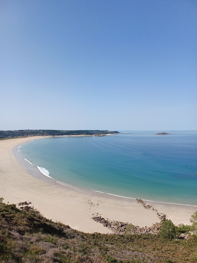 Grève du Minieu (plage de Sables-d'Or-les-Pins)
