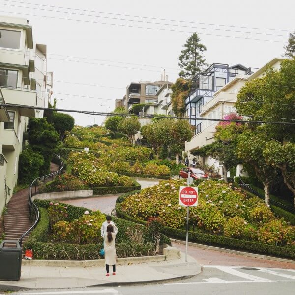 russian hill lombard street