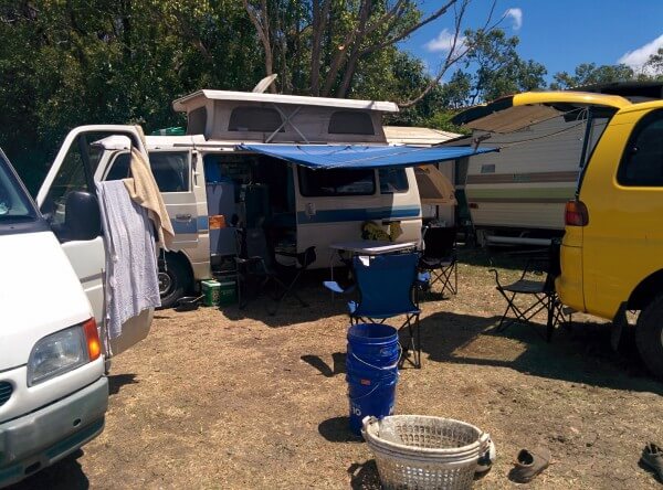 fruit picking van gatton australie