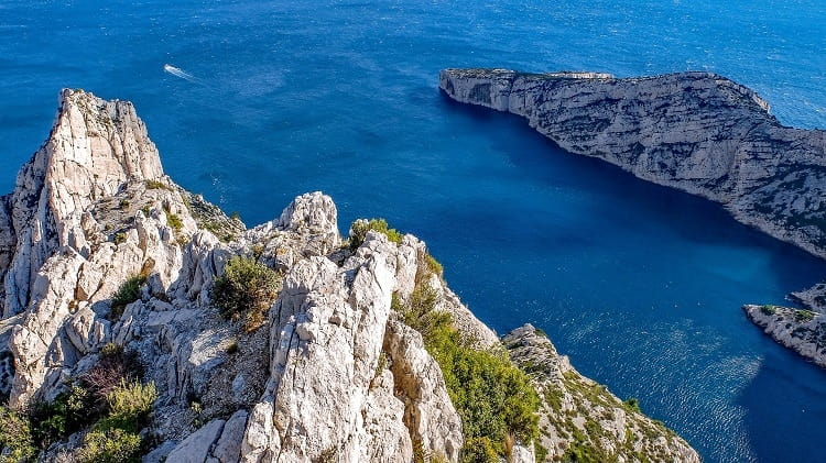 Visiter les calanques à pied