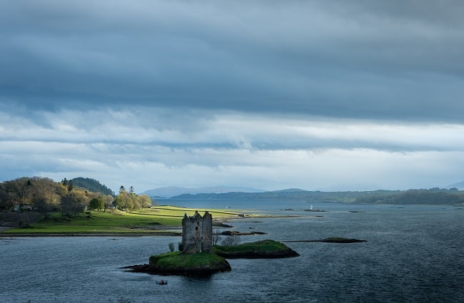 Château Stalker dans le Loch Linnhe en Écosse