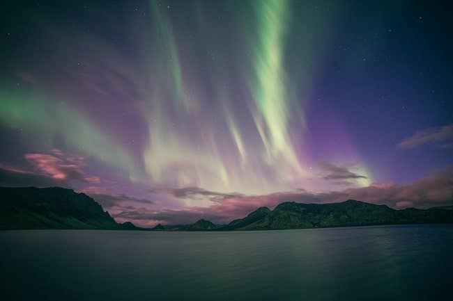 Aurores boréales à Álftavatn (le « lac des cygnes ») en Islande