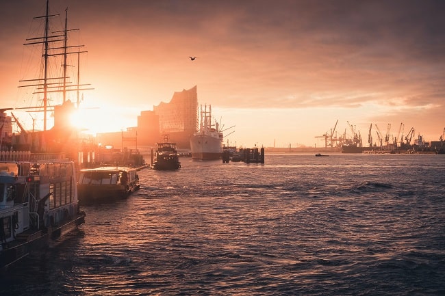 Port d’Hambourg, à l’embouchure de l’Elbe et près de la Mer du Nord