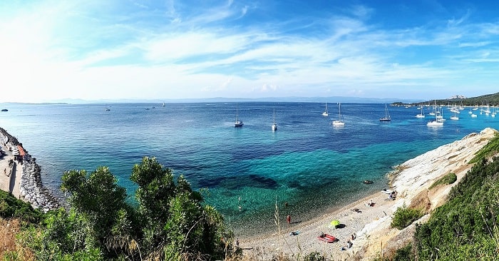 ile de porquerolles plage mer vacances en camping 4 étoiles min