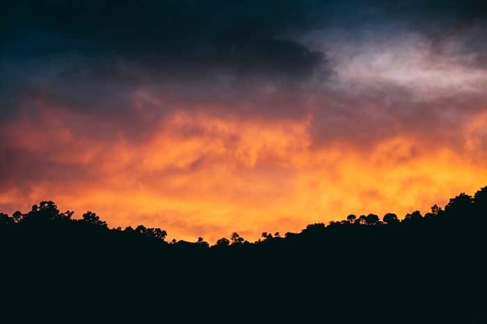 coucher de soleil colline tanneron min