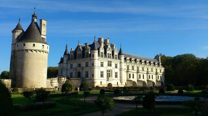 chateau de chenonceau chateau des dames france min