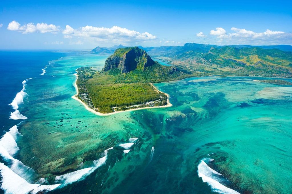 ile maurice les 8 plus belles plages pour se baigner et profiter de la nature