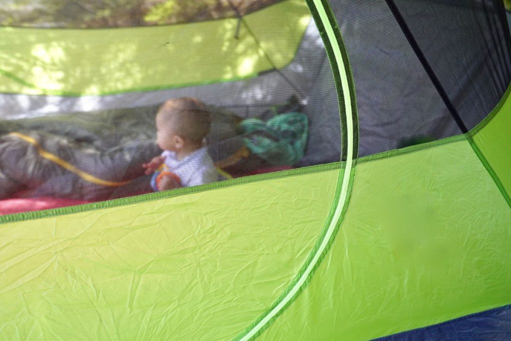 faire du camping avec un bébé voici ce qu’il faut savoir pour que tout se passe parfaitement bien