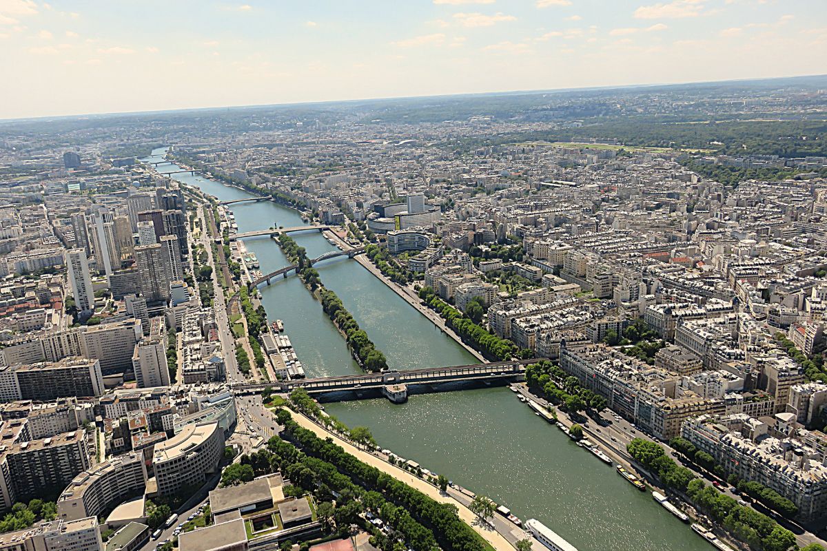 Le canal de l’Ourcq, la nouvelle Mecque du tourisme festif en Seine-Saint-Denis