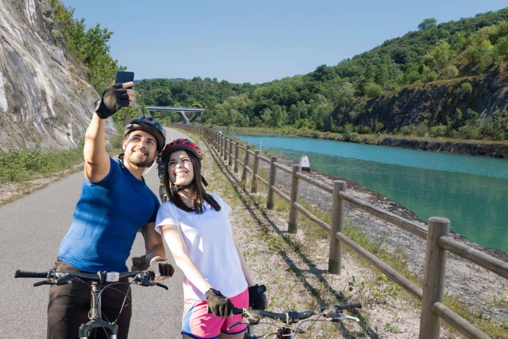 Vivez l'aventure à vélo sur la ViaRhôna : explorez de Tain l'Hermitage à Montélimar en 3 jours !