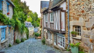 dinan ville
