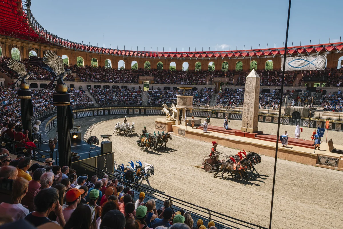 Le-Signe-du-Triomphe-Puy-du-Fou-C-Apolline-Cornuet